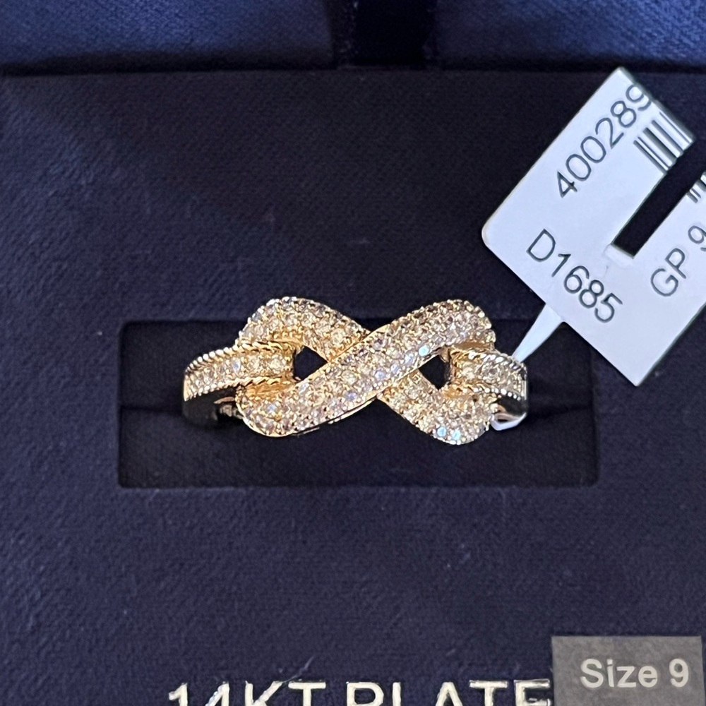 Ladies CZ Bow/Figure Eight Ring Size 9 NEW